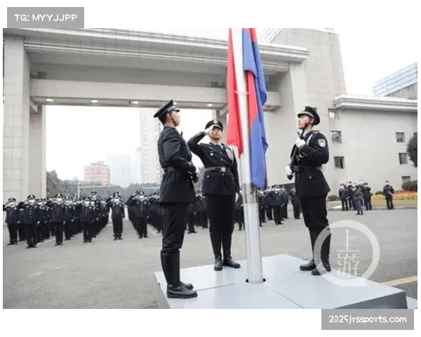 通讯：比赛间隙，雄鹿主场为功勋老将朱·霍勒迪举办致敬仪式